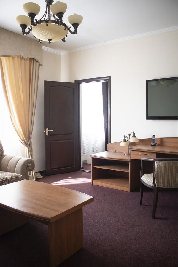 Отель Hotel Zhambyl Тараз